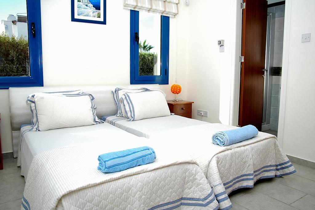 Kymmates Beach Front Villas Paphos Exterior photo