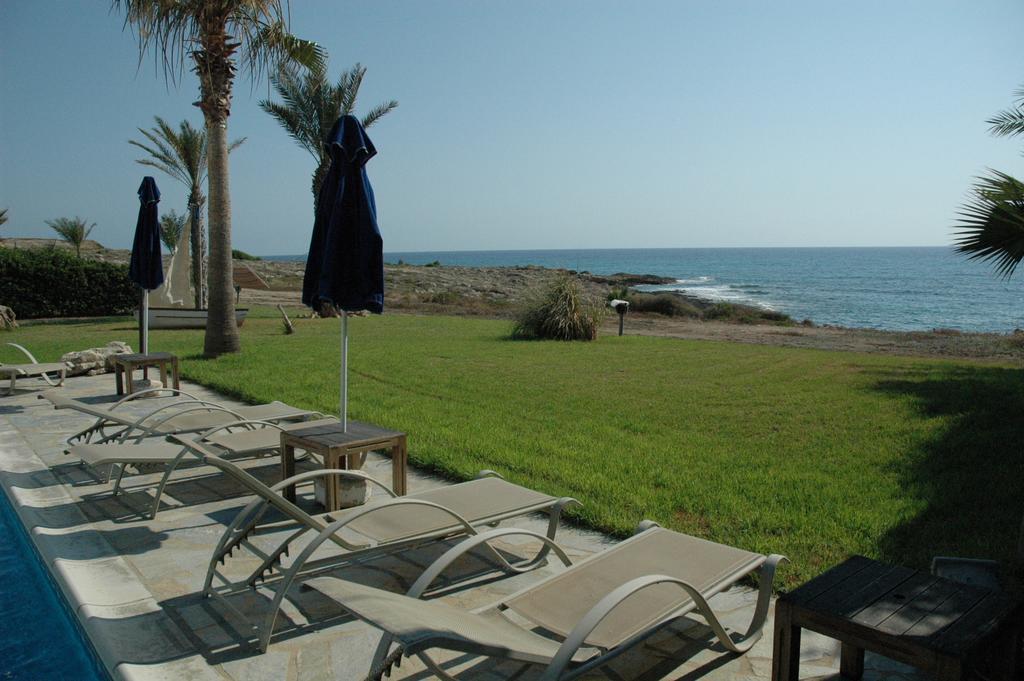 Kymmates Beach Front Villas Paphos Exterior photo