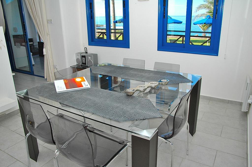 Kymmates Beach Front Villas Paphos Exterior photo