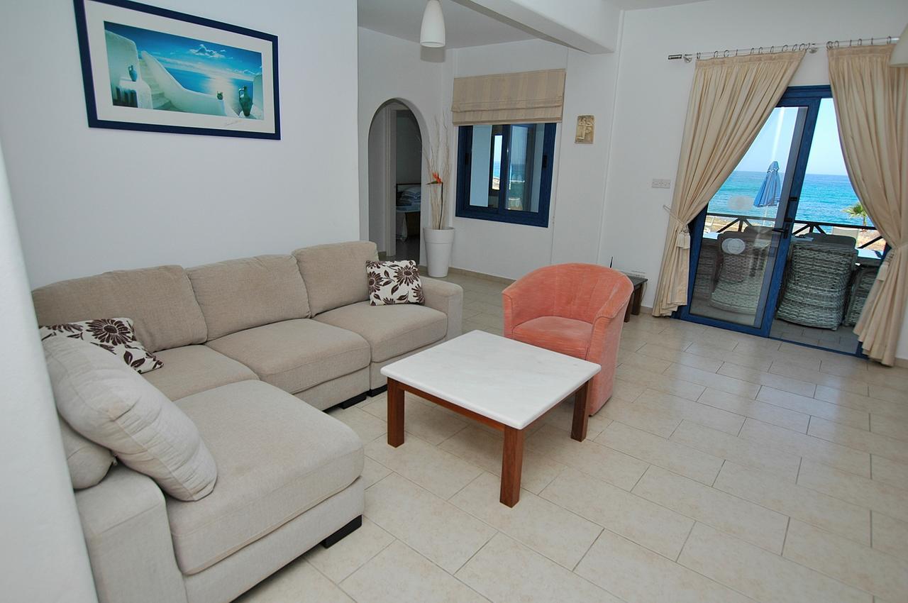Kymmates Beach Front Villas Paphos Exterior photo