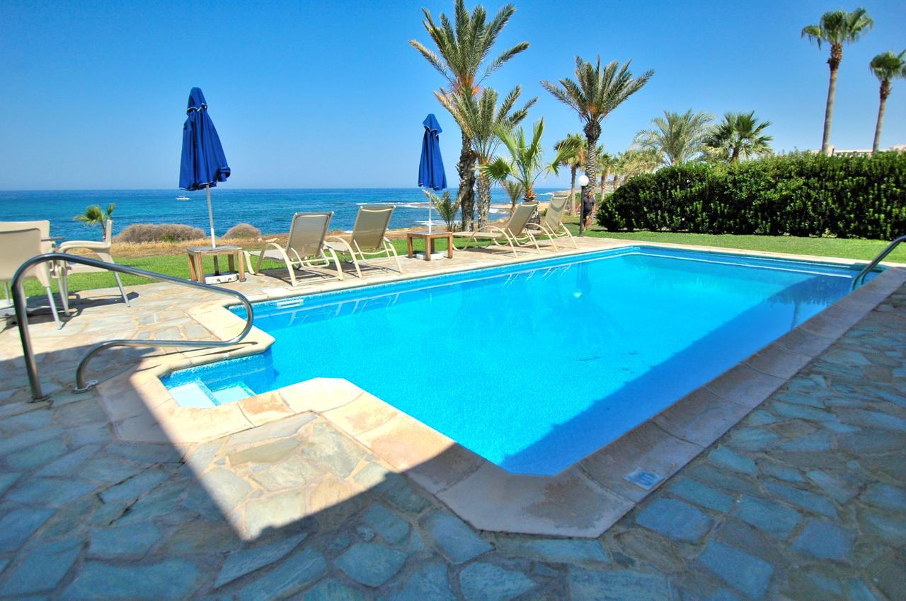 Kymmates Beach Front Villas Paphos Exterior photo