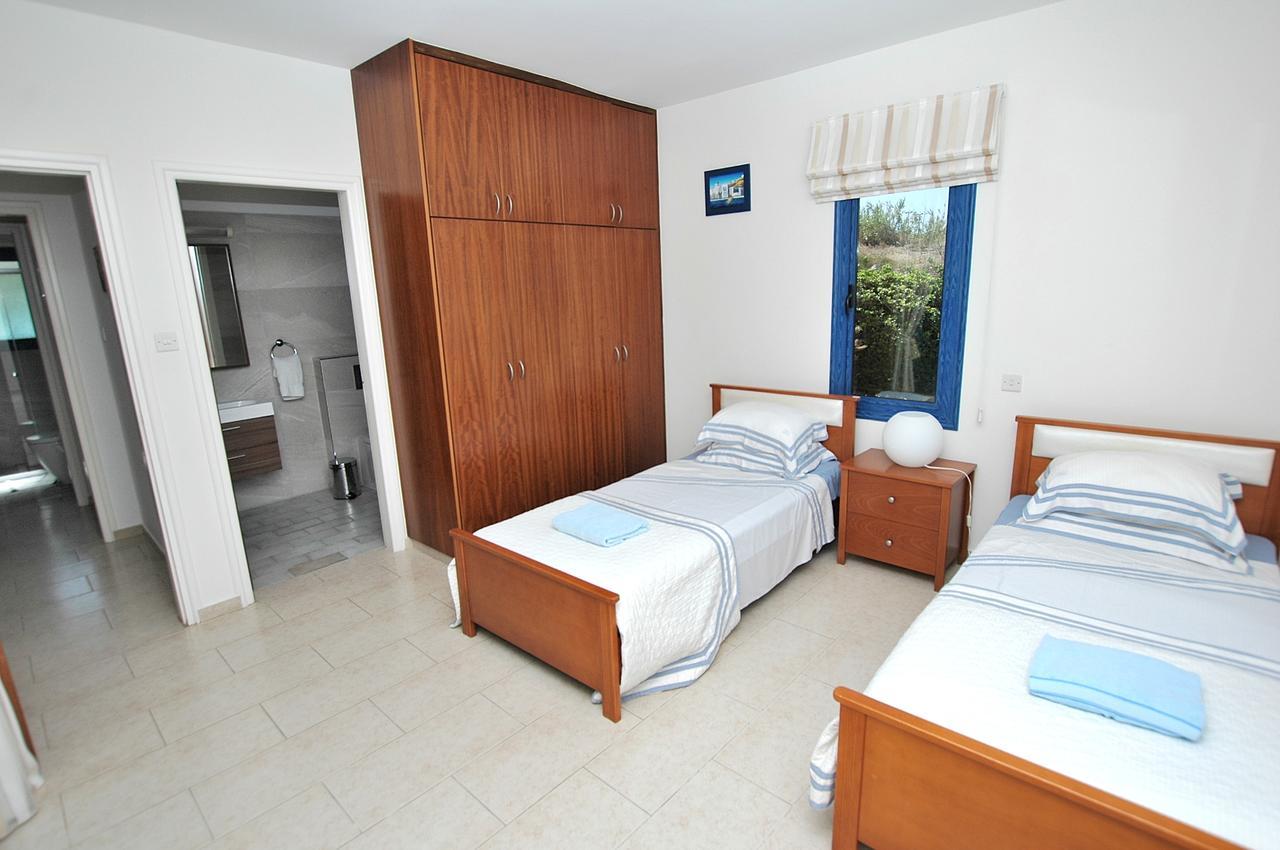 Kymmates Beach Front Villas Paphos Exterior photo
